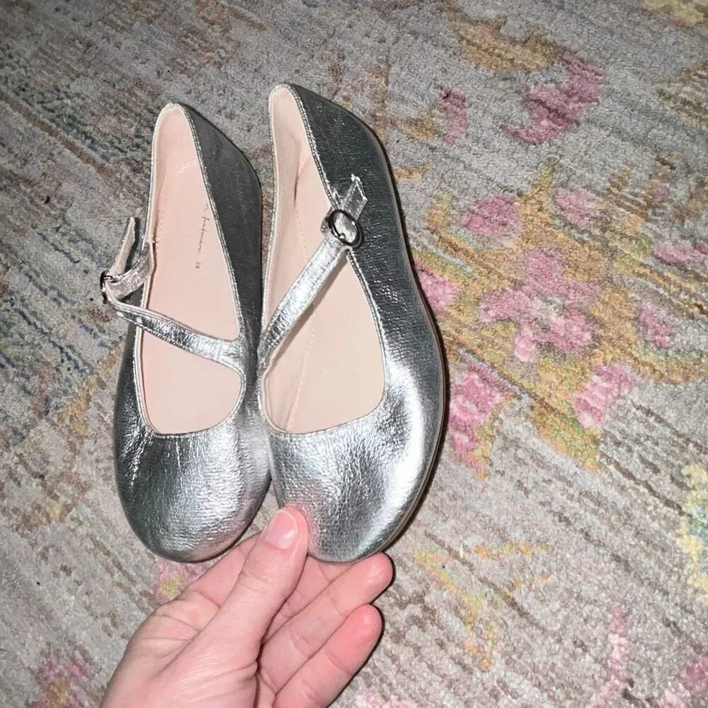 Zara silver Mary Jane  nwot sz 28/11